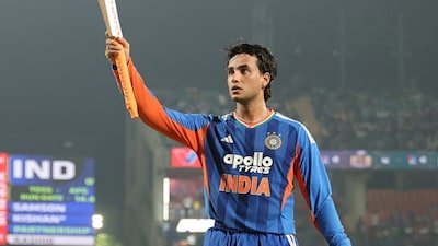 ৩০ বলে বিশ্বরেকর্ড! আফগানিস্তানের বিরুদ্ধে অভিষেক শর্মার তাণ্ডবে তছনছ ইতিহাস